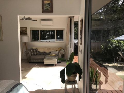 Banksia Luxury Villa - Food Delivery Shop 12