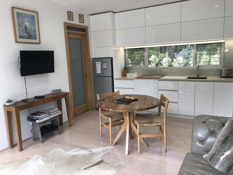 Banksia Luxury Villa - Food Delivery Shop 9