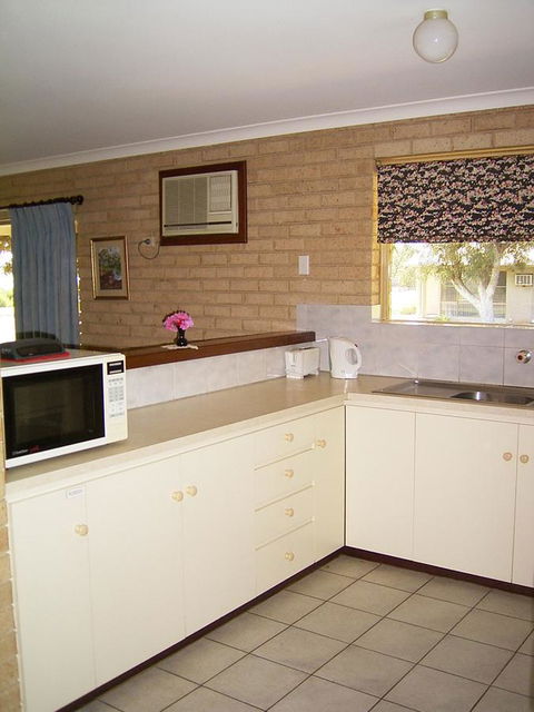 Kalbarri Riverfront Unit - Food Delivery Shop 12