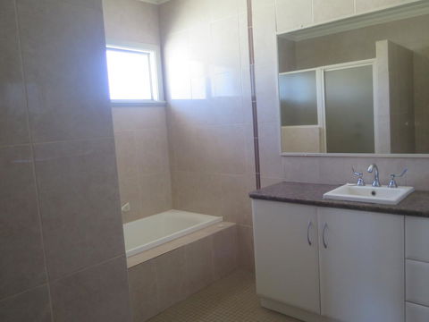 Kalbarri Riverfront Unit - Food Delivery Shop 11