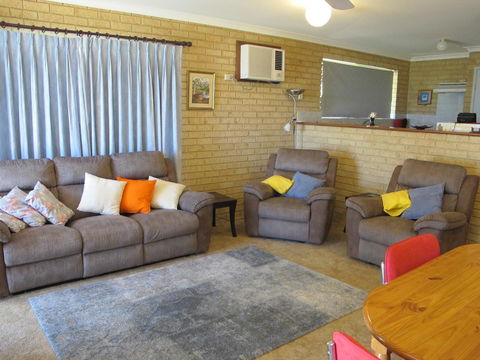 Kalbarri Riverfront Unit - Food Delivery Shop 17