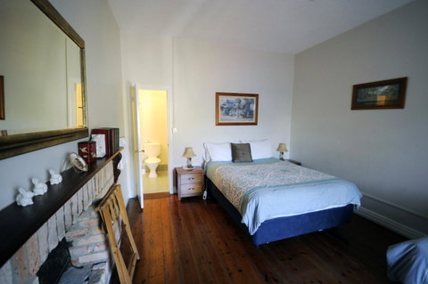 My Place Colonial Accommodation - Food Delivery Shop 35