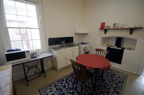 My Place Colonial Accommodation - Food Delivery Shop 15