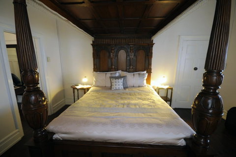My Place Colonial Accommodation - Food Delivery Shop 22