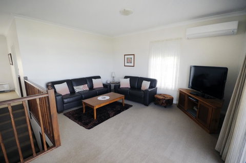 My Place Colonial Accommodation - Food Delivery Shop 5