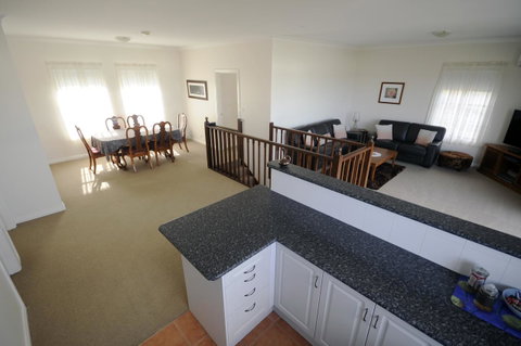 My Place Colonial Accommodation - Food Delivery Shop 34