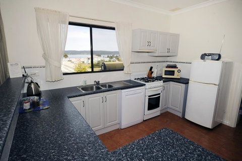 My Place Colonial Accommodation - Food Delivery Shop 8