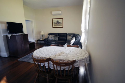 My Place Colonial Accommodation - Food Delivery Shop 39