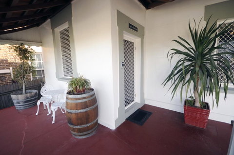 My Place Colonial Accommodation - Food Delivery Shop 2