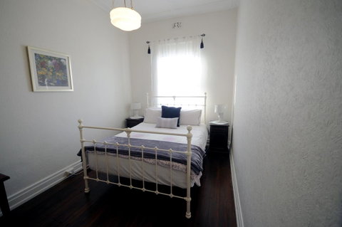 My Place Colonial Accommodation - Food Delivery Shop 30