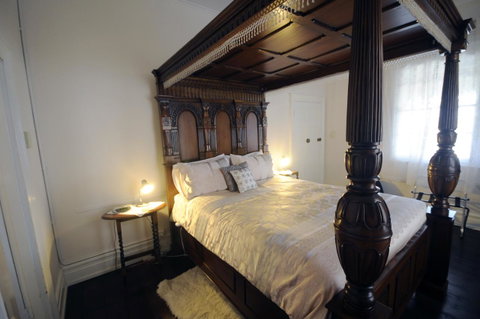 My Place Colonial Accommodation - Food Delivery Shop 21