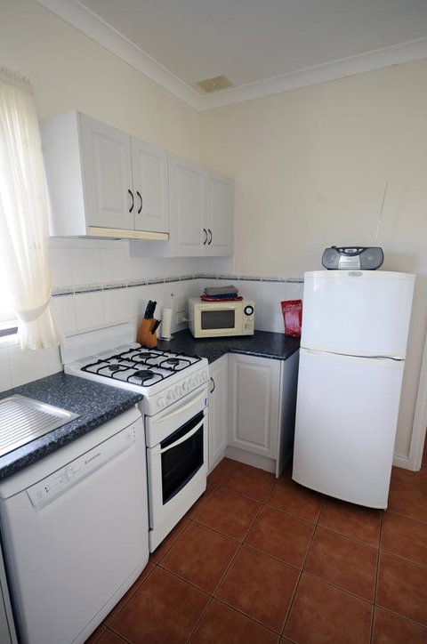My Place Colonial Accommodation - Food Delivery Shop 3