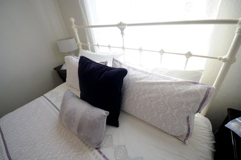 My Place Colonial Accommodation - Food Delivery Shop 29