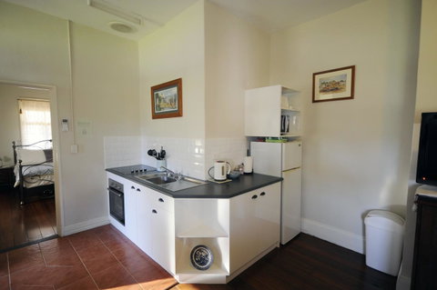 My Place Colonial Accommodation - Food Delivery Shop 38