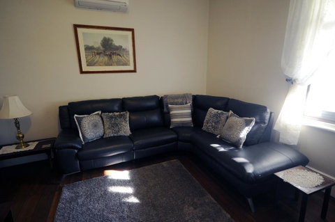 My Place Colonial Accommodation - Food Delivery Shop 37