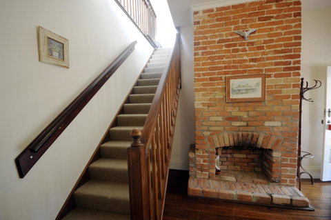 My Place Colonial Accommodation - Food Delivery Shop 12