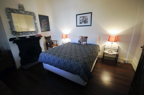 My Place Colonial Accommodation - Food Delivery Shop 33