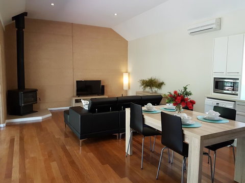 Jarrah Grove Forest Retreat - Food Delivery Shop 7