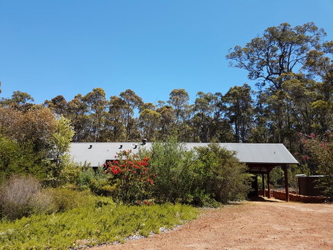 Jarrah Grove Forest Retreat - Food Delivery Shop 19