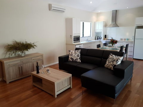 Jarrah Grove Forest Retreat - Food Delivery Shop 8
