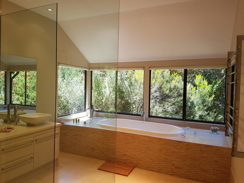 Jarrah Grove Forest Retreat - Food Delivery Shop 1