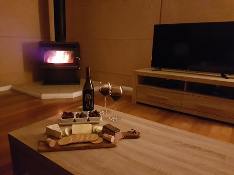Jarrah Grove Forest Retreat - Food Delivery Shop 9