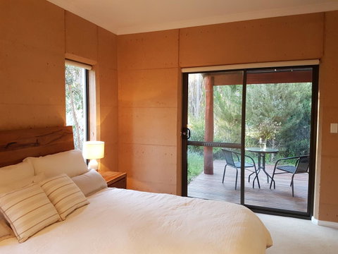 Jarrah Grove Forest Retreat - Food Delivery Shop 4