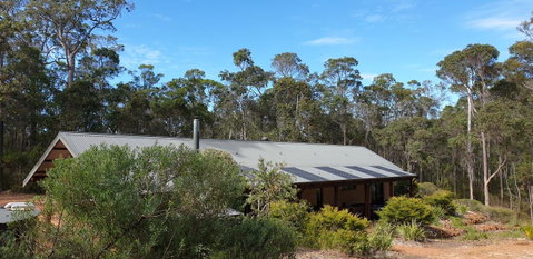 Jarrah Grove Forest Retreat - Food Delivery Shop 18
