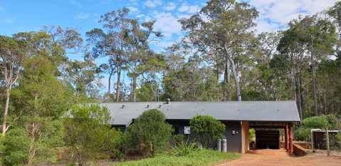 Jarrah Grove Forest Retreat - Food Delivery Shop 16