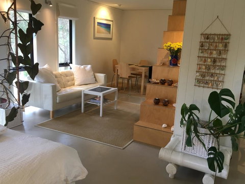 DESIGNER'S STUDIO - Food Delivery Shop 17