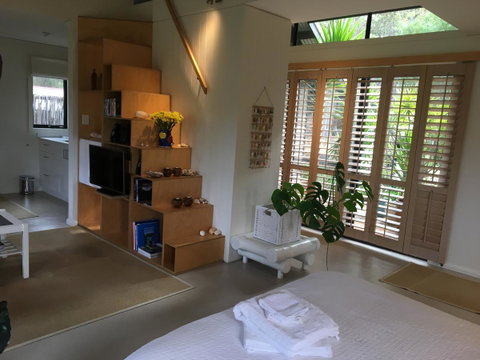 DESIGNER'S STUDIO - Food Delivery Shop 4