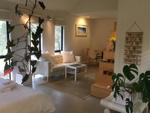 DESIGNER'S STUDIO - Food Delivery Shop 15