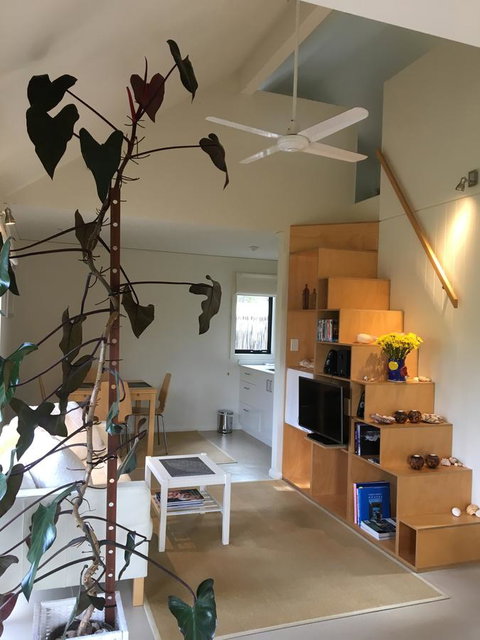 DESIGNER'S STUDIO - Food Delivery Shop 16