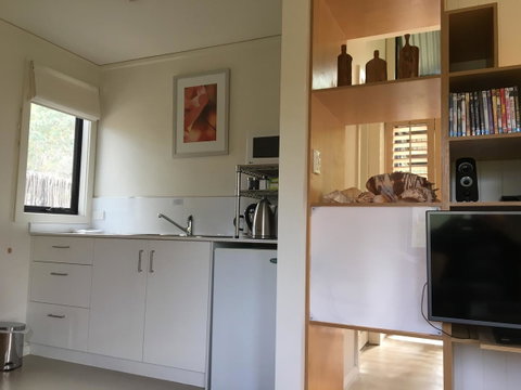 DESIGNER'S STUDIO - Food Delivery Shop 6