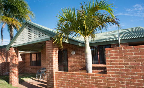 Kalbarri Palm Resort - Food Delivery Shop 7