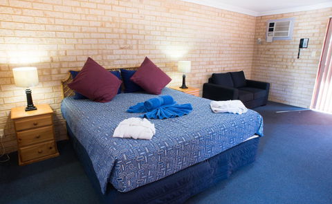 Kalbarri Palm Resort - Food Delivery Shop 29