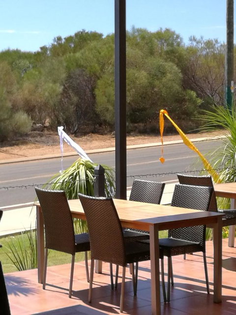 Kalbarri Edge Resort - Food Delivery Shop 33
