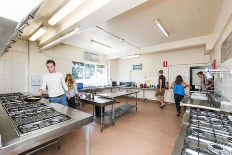 Billabong Backpackers Resort - Food Delivery Shop 19