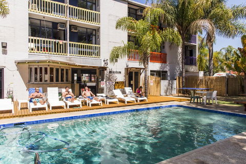 Billabong Backpackers Resort - Food Delivery Shop 31