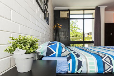 Billabong Backpackers Resort - Food Delivery Shop 7