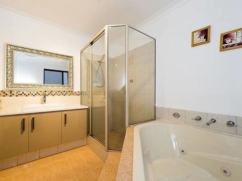 Highgate Modern Home (4 Mins To Perth City) - Food Delivery Shop 7