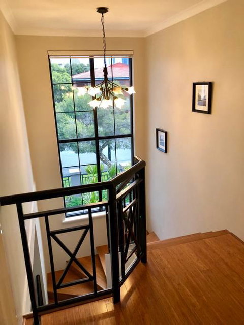 Highgate Modern Home (4 Mins To Perth City) - Food Delivery Shop 17