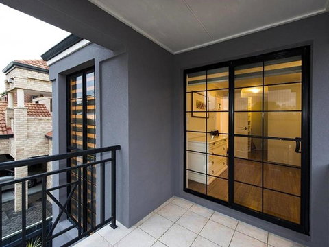 Highgate Modern Home (4 Mins To Perth City) - Food Delivery Shop 0