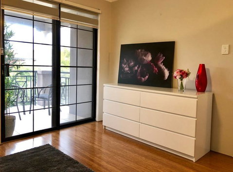 Highgate Modern Home (4 Mins To Perth City) - Food Delivery Shop 16