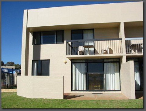 Kalbarri Beach Resort - Food Delivery Shop 22