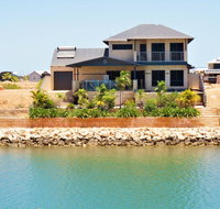 27 Corella Court - Exquisite Marina Home With a Pool and Wi-Fi - Food Delivery Shop
