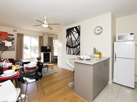 Style In Subiaco - Food Delivery Shop 5