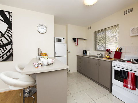 Style In Subiaco - Food Delivery Shop 4