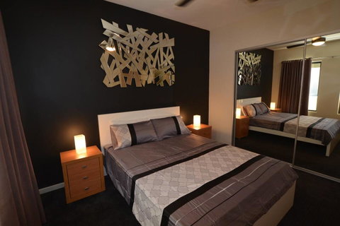 The Arcadia Apartment - Food Delivery Shop 2