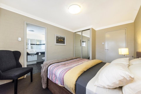 Subiaco Village 18 - Food Delivery Shop 13